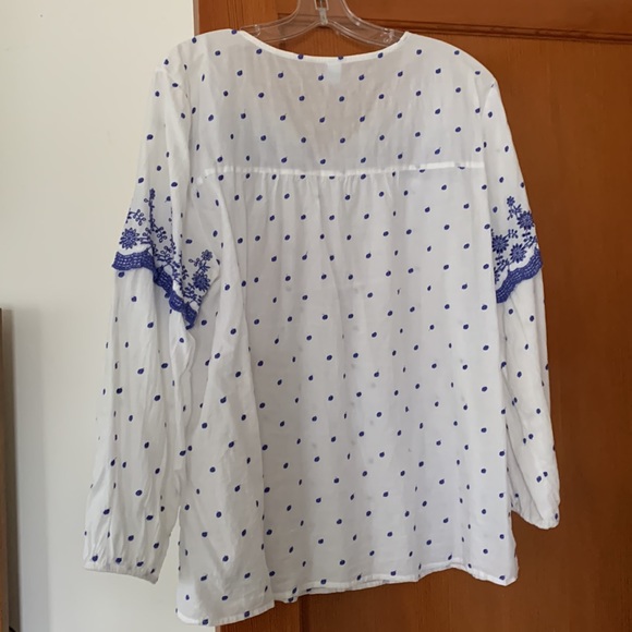 Old Navy embroidered floral polka dot top - Picture 2 of 3